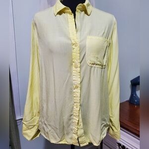 Velvet Heart Yellow Rayon Button Down Blouse Medium Soft Flowy Casual Pocket Top